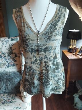 V-Neck Printed Tank Top in Olive Green